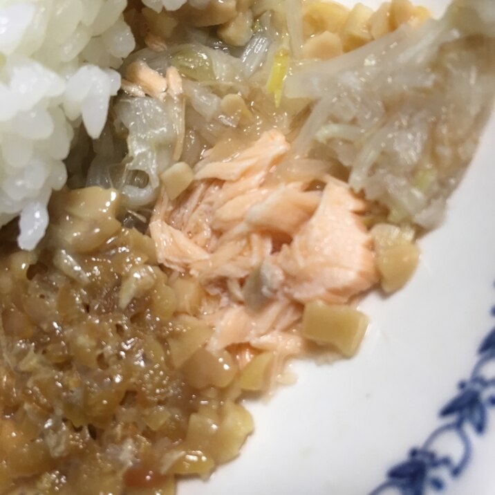 ⁑離乳食カミカミ期⁑納豆と鮭のご飯のお供